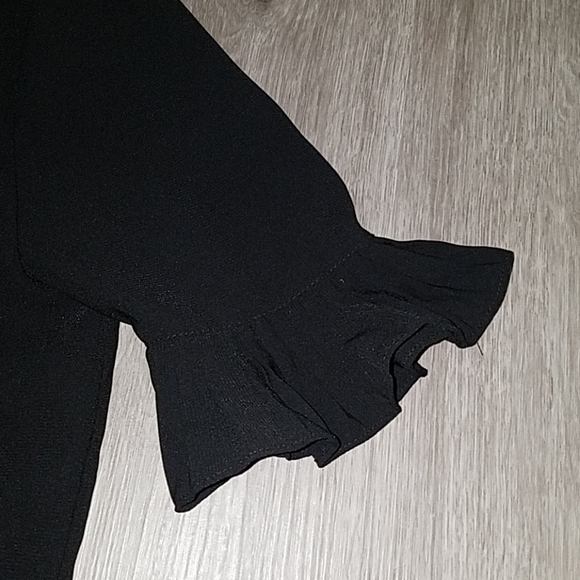 Carmen Marc Valvo NWOT Pleated Blouse - Picture 5 of 12